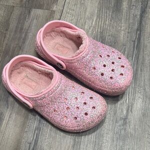CROCS Kids Pink Glitter Fuzzy Lined Clogs